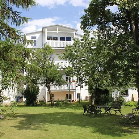 Grosse, Schone Gartenwohnung In Historischer Apartamento *