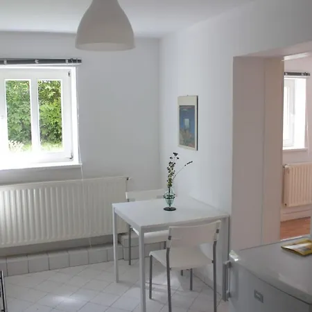 Grosse, Schone Gartenwohnung In Historischer *