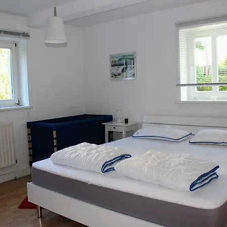 Grosse, Schone Gartenwohnung In Historischer Apartamento Bad Doberan
